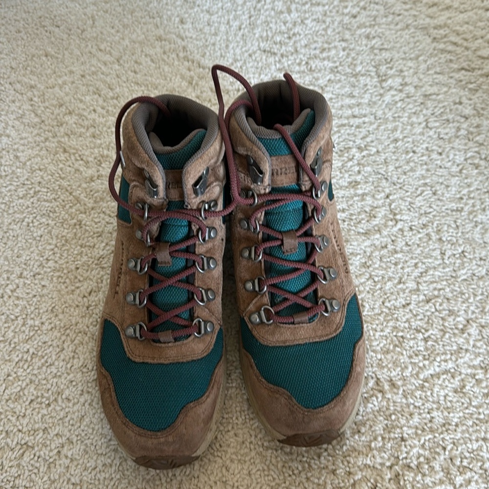 Women’s Merrell hiking boots